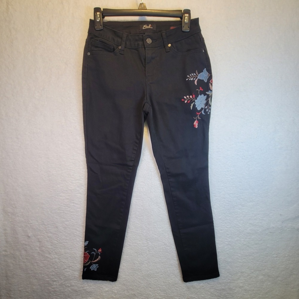 Earl Jeans Women's Size 6 Black Skinny Ankle Floral Embroidered